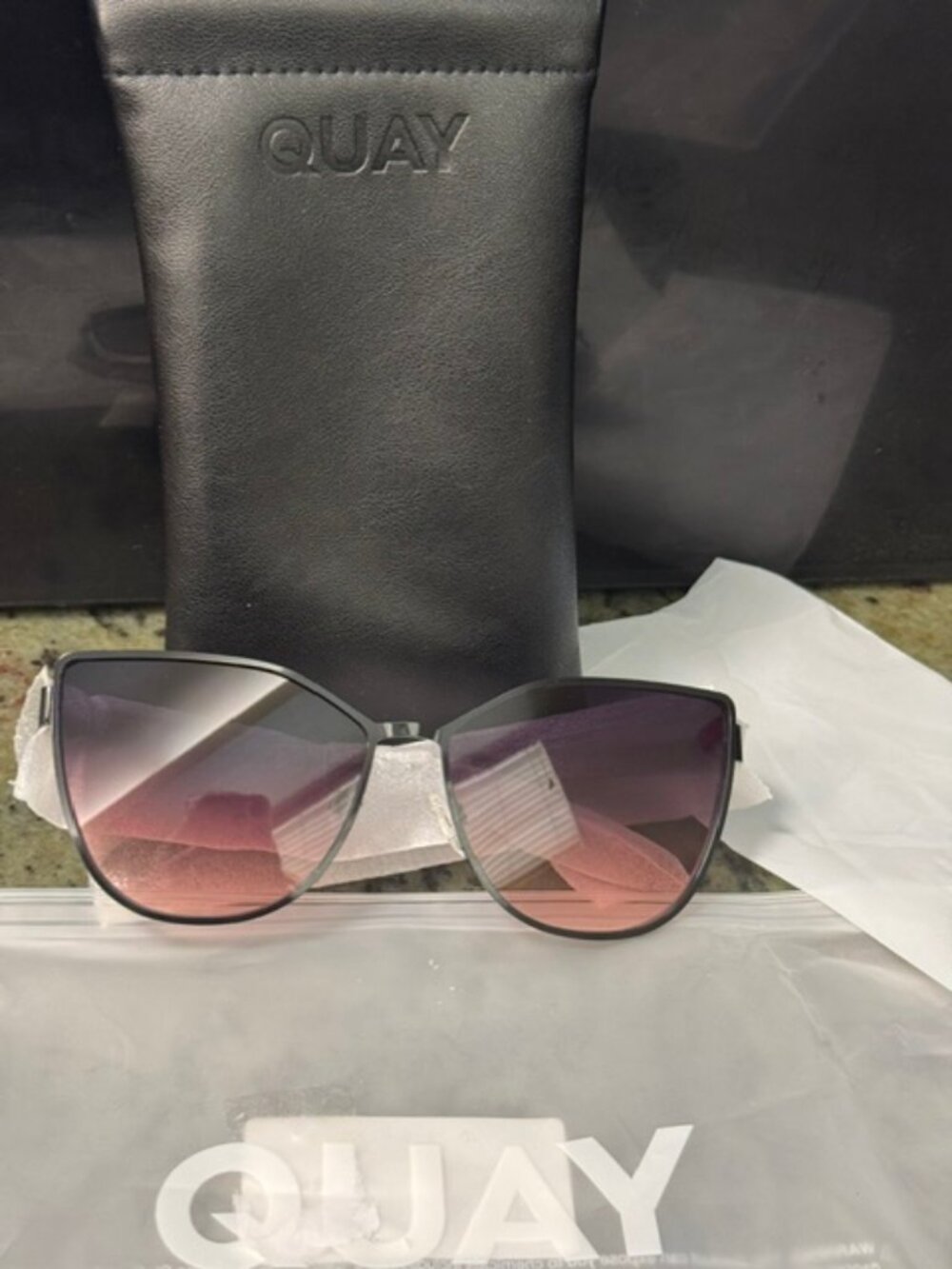 QUAY AUSTRALIA In Pursuit Sunglasses 64 16 145 New with Case and Cleaning Cloth